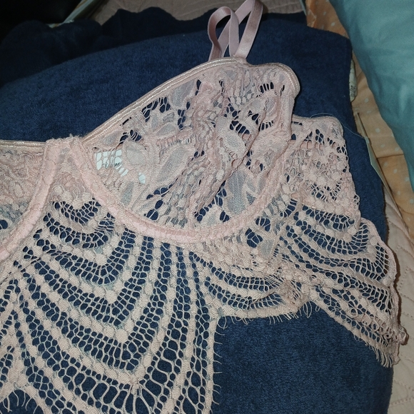 Bra and panty - Picture 3 of 7